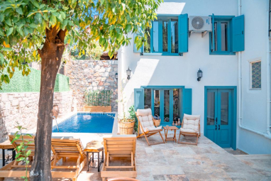 Ayvalık Rebetiko Otel