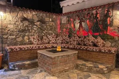 Meraklı Cadı Cafe & Restaurant